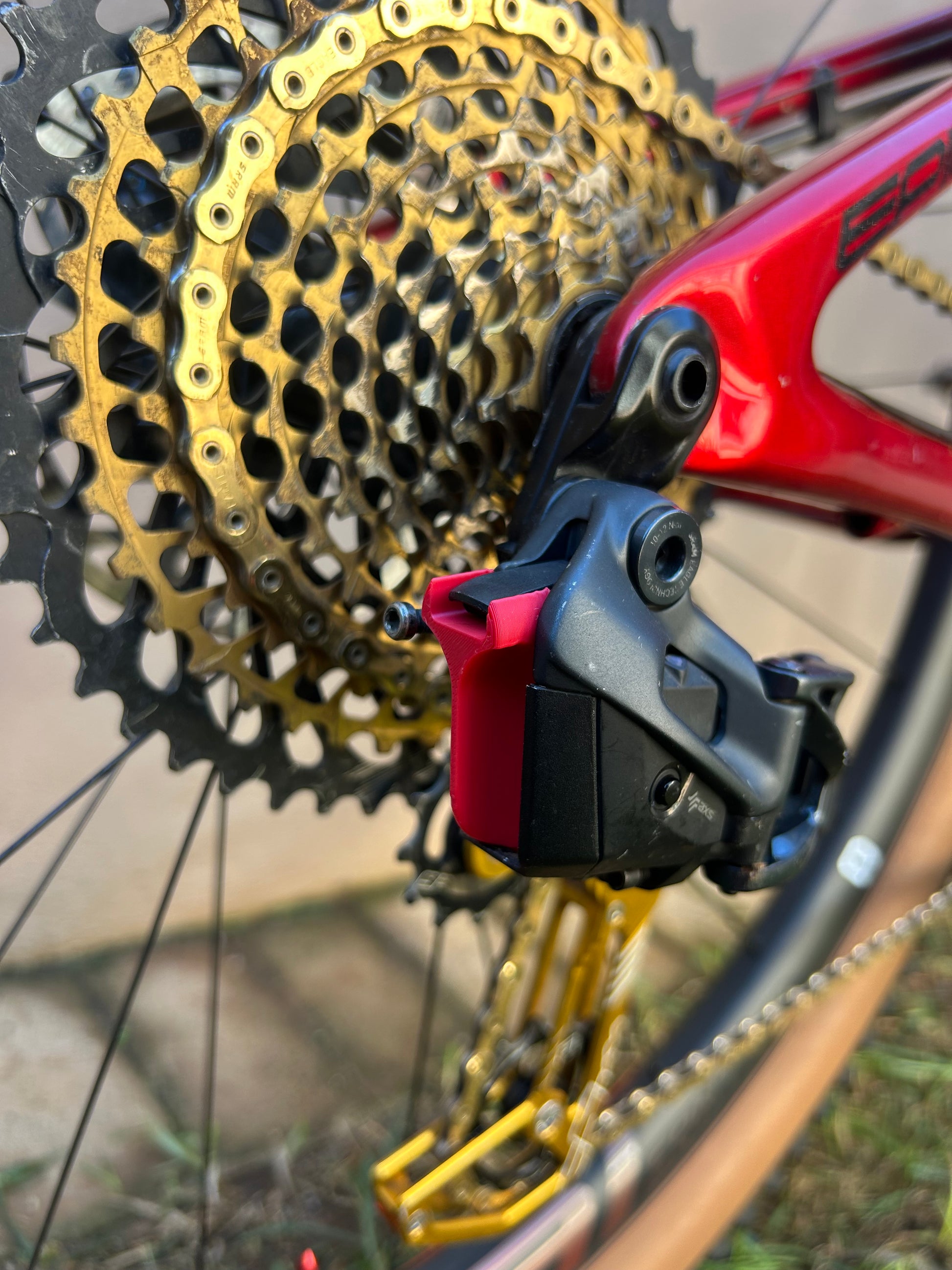 Derailleur battery protective cover (Sram AXS Derailleurs)